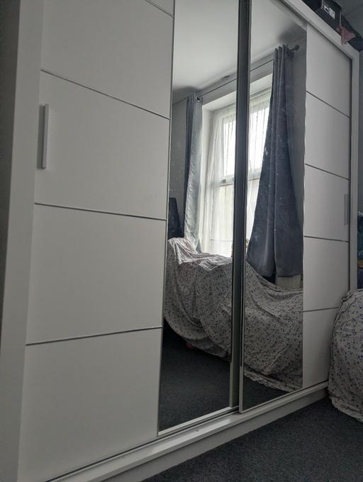  — White Sliding Door Wardrobe with Mirrors – Go