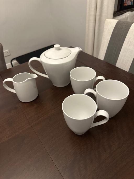  — mugs