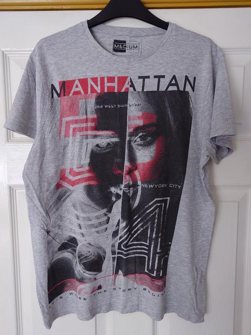  — Mens grey top size medium