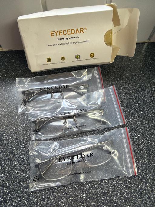  — Eyecedar reading glasses