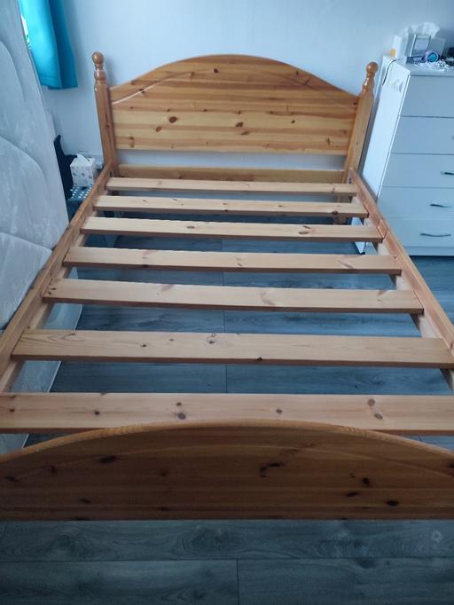  — wooden double bed (with free mattress)