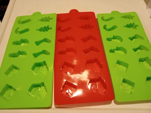  — new pack of 3 MOULDS SETS