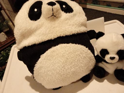  — 2 soft toy pandas / 1 IS A HEAT BAG