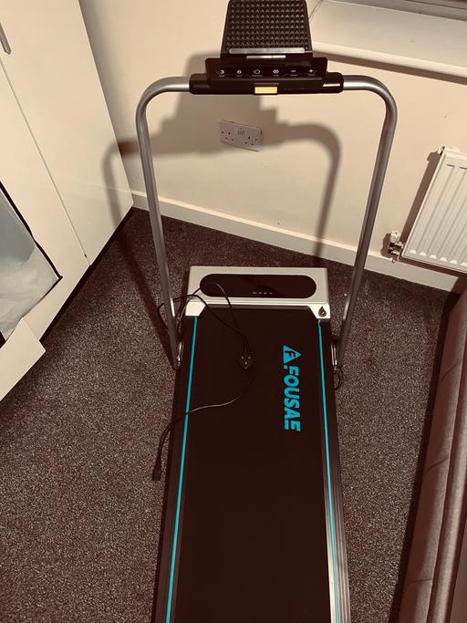  — Folding  treadmill