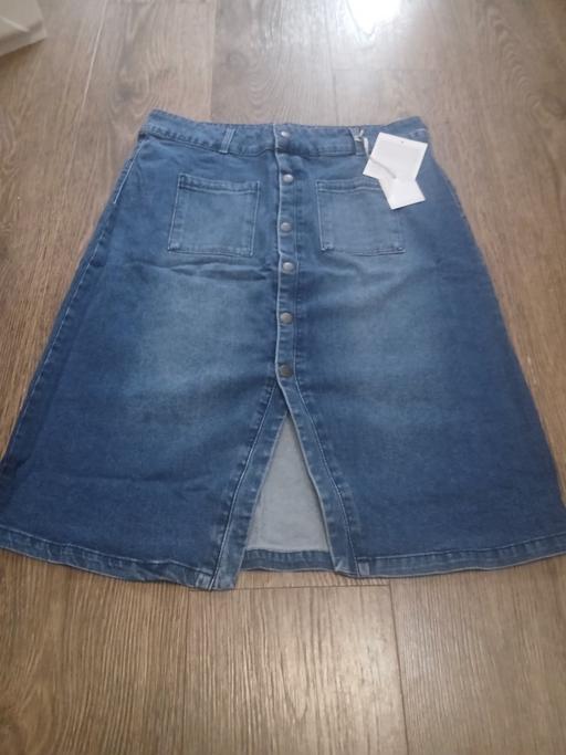  — Size 18 Skirt New