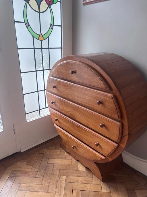  — Round chest of drawers