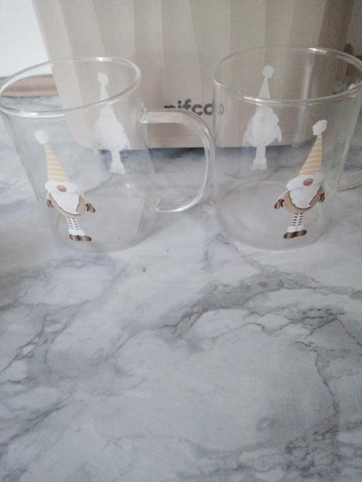  — (2) Glass Xmas Mugs