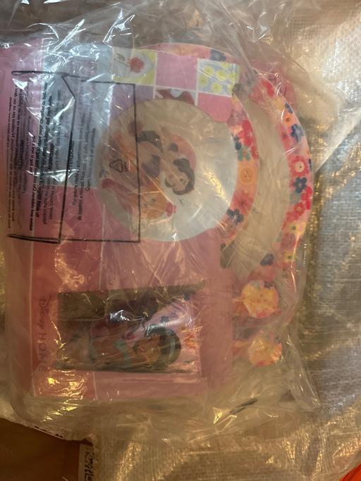 — New Disney plate set