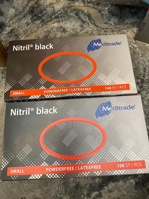  — 2 packs gloves small lack