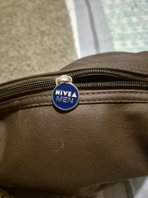  — Mens wash bag