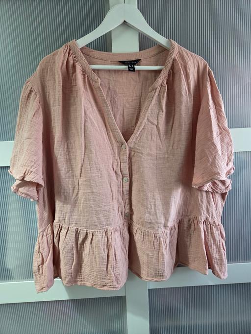  — Size 22 NEW LOOK peplum top