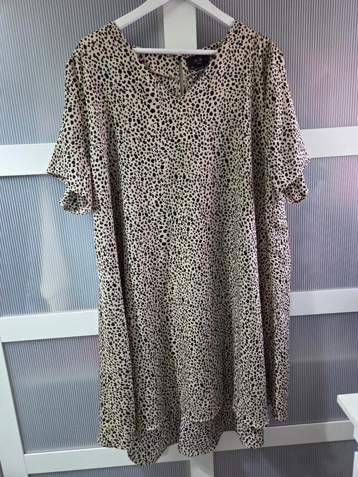  — Size 22 AX PARIS dress