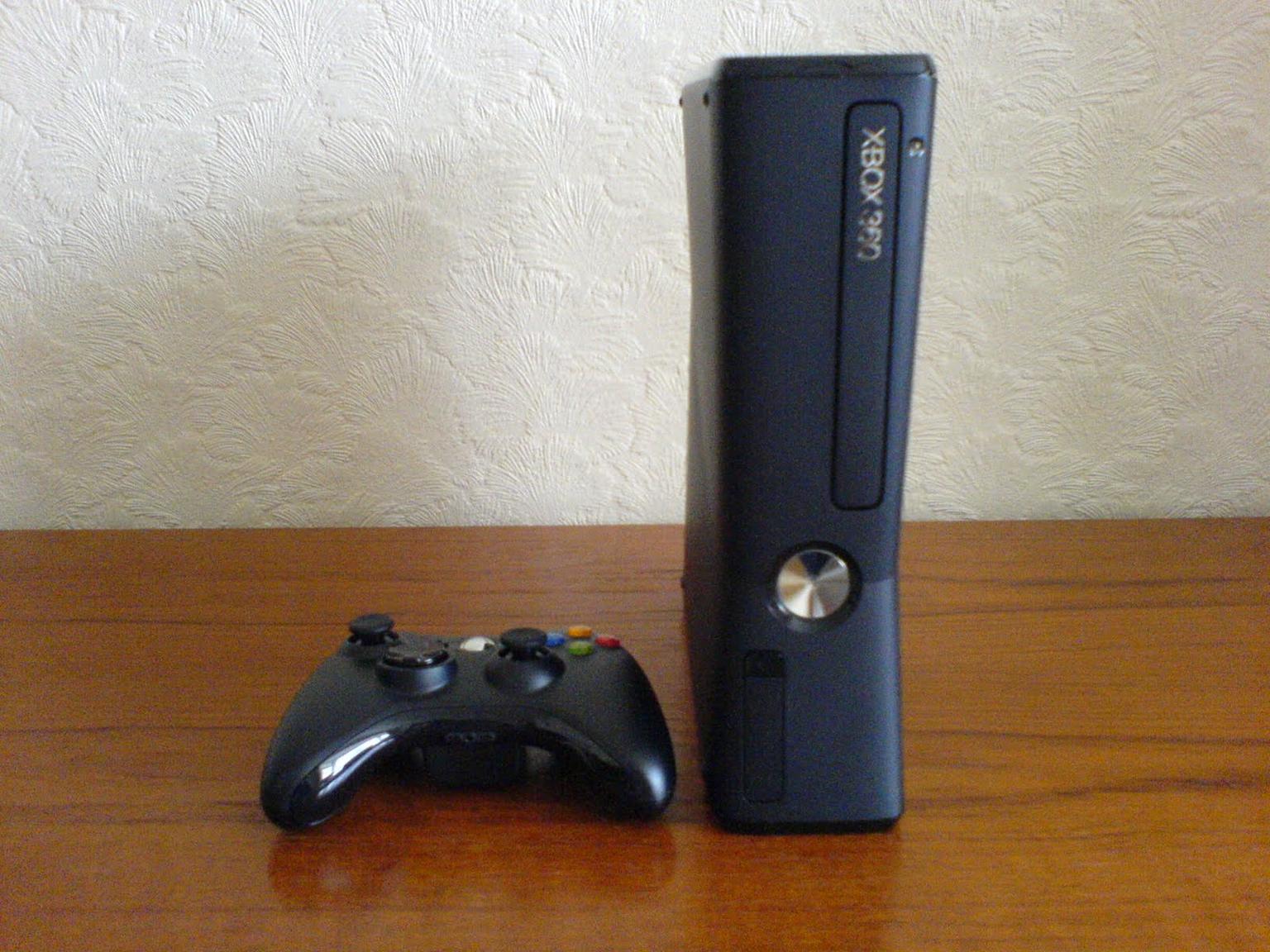 Xbox 360 slim фото