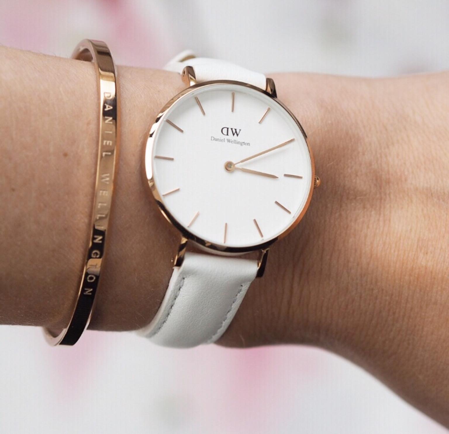 Daniel wellington женские. Дэниел Веллингтон часы. Браслет Даниэль Веллингтон. Daniel Wellington dw00100482. Наручные часы Quadro Melrose Daniel Wellington dw00100437.